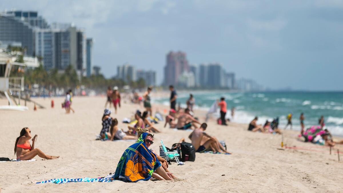 Beachgoers can let it all hang out while relaxing. But there are rules.